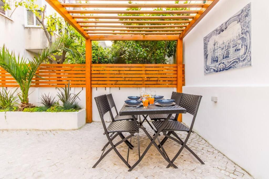 Santos Blue Tiles Apartment