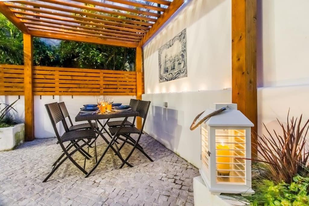 Santos Blue Tiles Apartment Lisbon