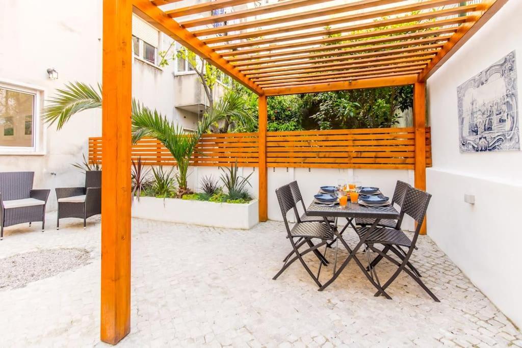 Santos Blue Tiles Apartment *