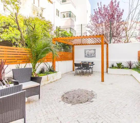 Santos Blue Tiles Apartment Lisbon